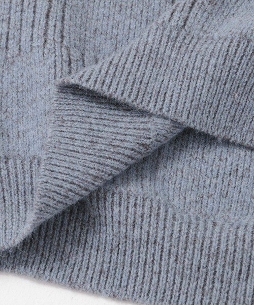 URBAN RESEARCH Sonny Label（アーバンリサーチサニーレーベル）の「Vネック配色スクエアパターンニット（ニット/セーター・レディース・ホワイト系その他/ベージュ系その他/ブルー系その他・FREE）」の9枚目の写真