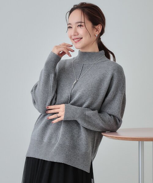 SHOO・LA・RUE(シューラルー)の「【洗える/ちくちくしにくい/静電気軽減】スウェットライク ハイネックニット(ニット/セーター・レディース・アイボリー/オレンジ/ダークグレー/ライトブルー・04/03/02/01)」の2枚目の写真