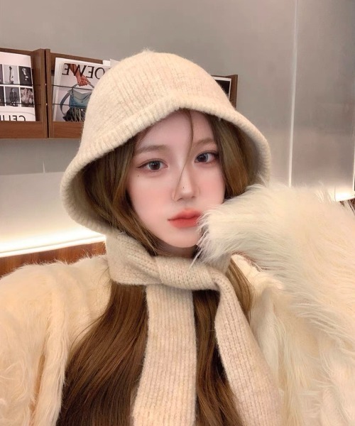 CELENA BEATS（セレナビーツ）の「イヤーフラット変形ニットキャップ