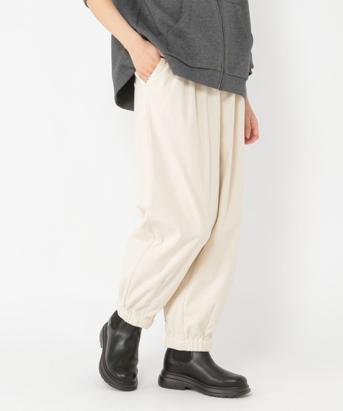 studio CLIP（スタディオクリップ）の「イージーコール裾ゴムパンツ[プチ・プラスサイズあり]（その他パンツ・レディース・グレー/アイボリー/ライトグレー/イエロー・LARGE/ﾌﾘｰ(L)/MEDIUM/PF）」の4枚目の写真