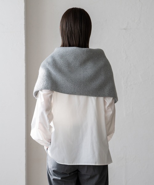 VitaFelice（ヴィータフェリーチェ）の「ボタン付き3WAYネックウォーマー（ストール/ショール・レディース・グレー/ブラック/アイボリー・FREE）」の7枚目の写真