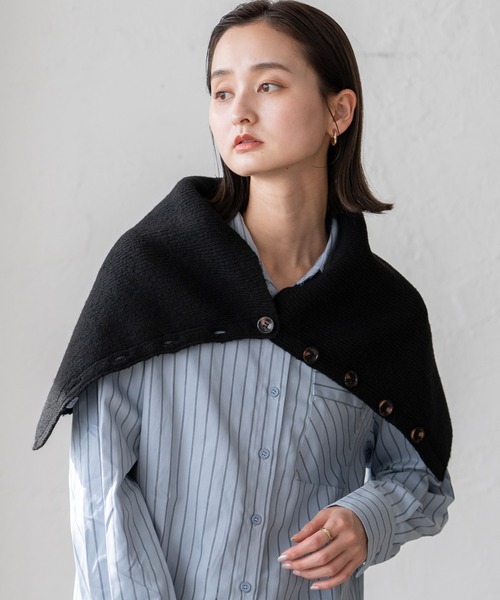 VitaFelice（ヴィータフェリーチェ）の「ボタン付き3WAYネックウォーマー（ストール/ショール・レディース・グレー/ブラック/アイボリー・FREE）」の11枚目の写真