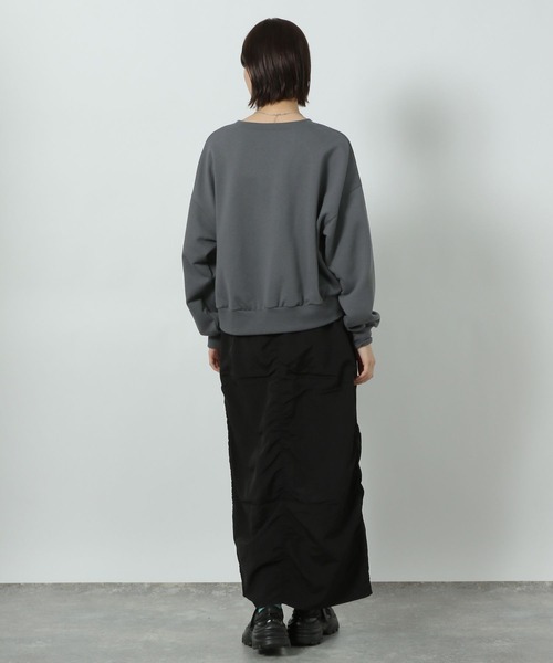 LAKOLE(ラコレ)の「ラメワッペン刺繍スウェット / 291822(スウェット・レディース・チャコールグレー/ピンク/オートミール・FREE)」の6枚目の写真