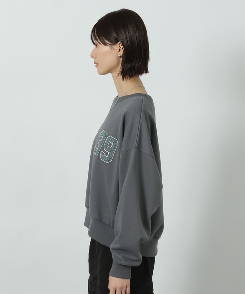 LAKOLE(ラコレ)の「ラメワッペン刺繍スウェット / 291822(スウェット・レディース・チャコールグレー/ピンク/オートミール・FREE)」の17枚目の写真