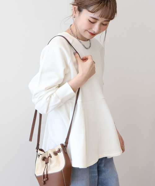 AMERICAN HOLIC(アメリカンホリック)の「袖ボリュームペプラムスウェット(スウェット・レディース・オフホワイト/ブラック/ミント・L/M)」の2枚目の写真