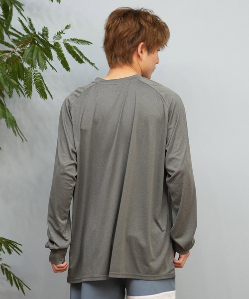 Hurley (ハーレー)の「Hurley/ハーレー 長袖/ロンT UVケアラッシュガード フロントロゴ MSRG251008(ラッシュガード・メンズ・ブラック/ホワイト/チャコールグレー・S/M/L)」の18枚目の写真