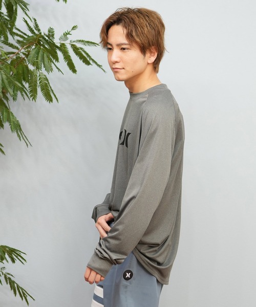 Hurley (ハーレー)の「Hurley/ハーレー 長袖/ロンT UVケアラッシュガード フロントロゴ MSRG251008(ラッシュガード・メンズ・ブラック/ホワイト/チャコールグレー・S/M/L)」の17枚目の写真