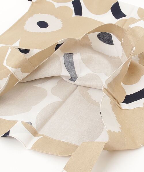 marimekko(マリメッコ)の「PIENI UNIKKO / BAG 44X43(トートバッグ・レディース・ライトベージュ・FREE)」の6枚目の写真