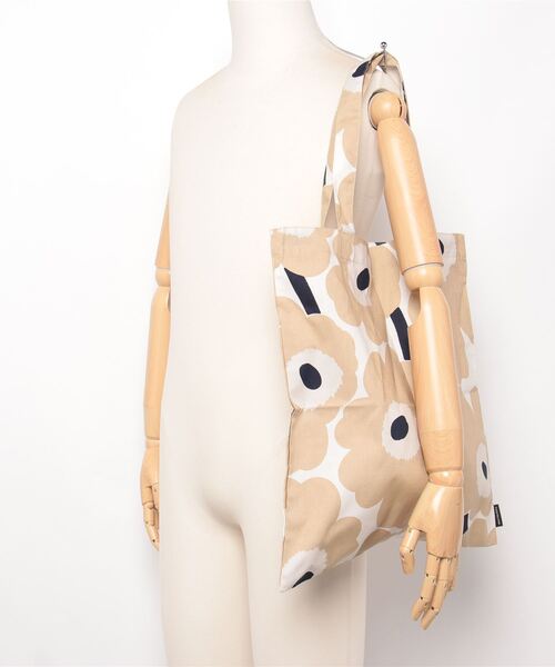 marimekko(マリメッコ)の「PIENI UNIKKO / BAG 44X43(トートバッグ・レディース・ライトベージュ・FREE)」の8枚目の写真