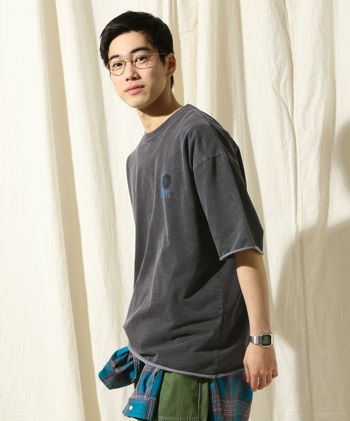 niko and...(ニコアンド)の「ヴィンテージミニ裏毛Tシャツ(Tシャツ/カットソー・メンズ・オフホワイト/チャコール/ブルー/パープル・MEDIUM/LARGE)」の11枚目の写真