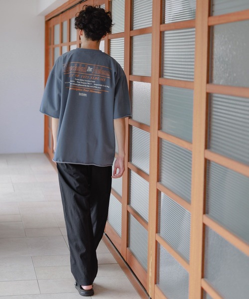 niko and...(ニコアンド)の「ヴィンテージミニ裏毛Tシャツ(Tシャツ/カットソー・メンズ・オフホワイト/チャコール/ブルー/パープル・MEDIUM/LARGE)」の14枚目の写真