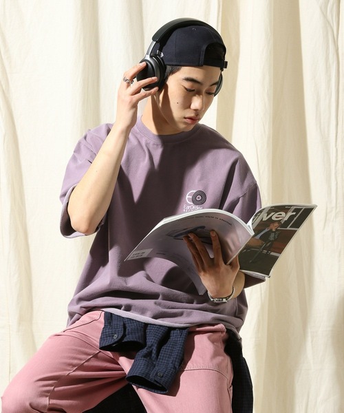 niko and...(ニコアンド)の「ヴィンテージミニ裏毛Tシャツ(Tシャツ/カットソー・メンズ・オフホワイト/チャコール/ブルー/パープル・MEDIUM/LARGE)」の22枚目の写真