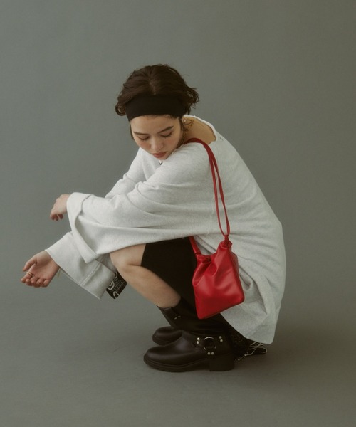 MIRROR STOKE（ミラーストーク）の「【ZOZO限定／追加】STRAP BAG/ストラップバッグ（ショルダーバッグ・レディース・レッド/ブラック・FREE）」の6枚目の写真