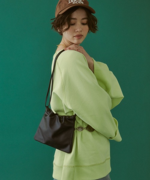 MIRROR STOKE（ミラーストーク）の「【ZOZO限定／追加】STRAP BAG/ストラップバッグ（ショルダーバッグ・レディース・レッド/ブラック・FREE）」の5枚目の写真