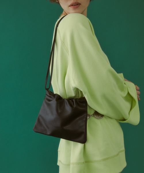 MIRROR STOKE（ミラーストーク）の「【ZOZO限定／追加】STRAP BAG/ストラップバッグ（ショルダーバッグ・レディース・レッド/ブラック・FREE）」の19枚目の写真