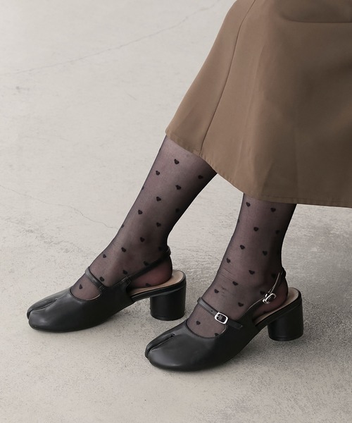 forksy.（フォルクシー）の「【forksy.】【オケージョン対応】タビストラップ ヒールパンプス（パンプス・レディース・ブラック/グレイッシュベージュ/シルバー・S/M/L/LL）」の7枚目の写真