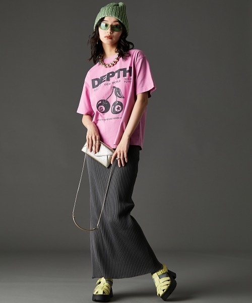 GEVS.（ジェイヴィス）の「綿100％ピグメント染チェリープリントTシャツ＜大きいサイズ有＞GEVS.（Tシャツ/カットソー・レディース・ピンク/ブラック/オフホワイト・M/L/LL/3L/4L/5L）」の5枚目の写真