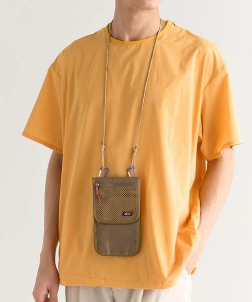 NANGA(ナンガ)の「NANGA×SPEAKEASY TRAVEL CASE/ナンガ×スピークイージートラベルケース(ショルダーバッグ・メンズ・ブラウン/ブラック/カーキ・FREE)」の4枚目の写真