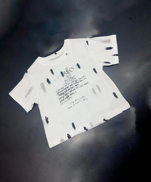 aimoha（アイモハ）の「【aimoha KIDS】カジュアルプリントTシャツ-蝶- (SS)（Tシャツ/カットソー・キッズ・グリーン系その他/イエロー/ダークグレー/ベージュ/ピンク系その他2/グレー系その他2/グレー系その他3/ライトグレー/グリーン/ホワイト系その他/ホワイト系その他3/ホワイト/ピンク/ホワイト系その他2/ベージュ系その他3/イエロー系その他2/グレー/ブラウン系その他2/ブルー系その他2/イエロー系その他/グレー系その他/チョコ/カーキ/ピンク系その他・100/110/120/130/140）」の5枚目の写真