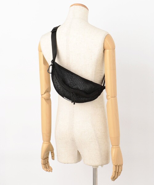 KiU（キウ）の「KiU/キウ W-MESH BODY BAG ダブルメッシュボディバッグ K453（ボディバッグ/ウエストポーチ・メンズ・グレー/ブルー/ブラック・ONE SIZE）」の4枚目の写真