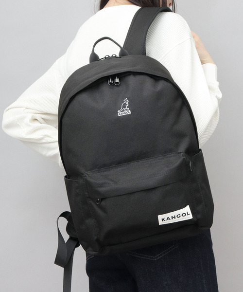 KANGOL(カンゴール)の「PCスリーブ収納スペース付き デイパック A4対応(バックパック/リュック・メンズ・ブラック・FREE)」の4枚目の写真