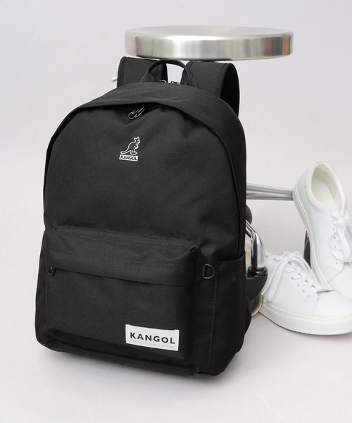 KANGOL(カンゴール)の「PCスリーブ収納スペース付き デイパック A4対応(バックパック/リュック・メンズ・ブラック・FREE)」の6枚目の写真