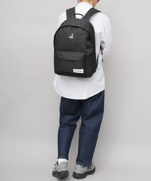 KANGOL(カンゴール)の「PCスリーブ収納スペース付き デイパック A4対応(バックパック/リュック・メンズ・ブラック・FREE)」の5枚目の写真