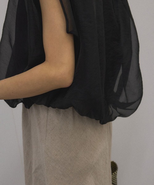 SALON adam et rope'（サロン アダム エ ロペ）の「シアーオーガンジーバルーンプルオーバー 2（シャツ/ブラウス・レディース・ベージュ/ライトグレー/ブラック・FREE）」の11枚目の写真