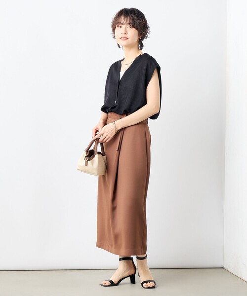 NOLLEY’S(ノーリーズ)の「ウォッシャブル片タック タイトミディスカート(スカート・レディース・キナリ/ネイビー/ブラウン・36/38)」の17枚目の写真