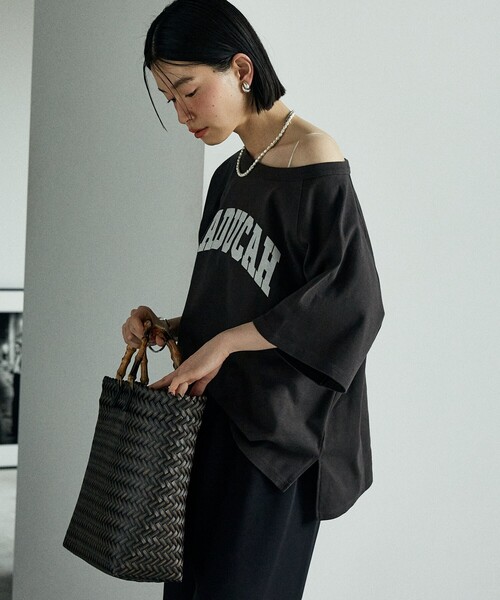 FREAK'S STORE(フリークスストア)の「2way スムースロゴTシャツ/ワンショルダー プリントTシャツ(Tシャツ/カットソー・レディース・オフホワイト/チャコールグレー/ライトグレー/ピンク・フリ-)」の16枚目の写真