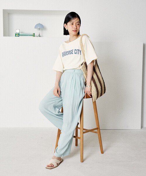 FREAK'S STORE(フリークスストア)の「2way スムースロゴTシャツ/ワンショルダー プリントTシャツ(Tシャツ/カットソー・レディース・オフホワイト/チャコールグレー/ライトグレー/ピンク・フリ-)」の20枚目の写真