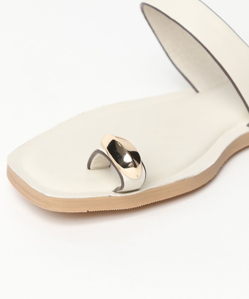 BAYFLOW(ベイフロー)の「サムリングフラットサンダル(サンダル・レディース・ブラウン/アイボリー/ブラック・MEDIUM/LARGE)」の18枚目の写真