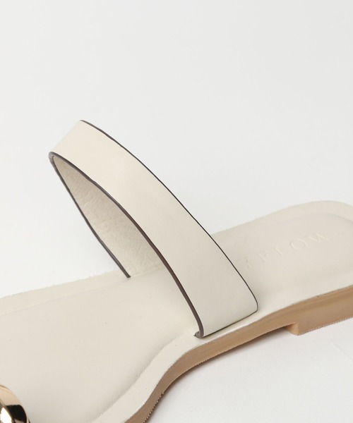BAYFLOW(ベイフロー)の「サムリングフラットサンダル(サンダル・レディース・ブラウン/アイボリー/ブラック・MEDIUM/LARGE)」の20枚目の写真