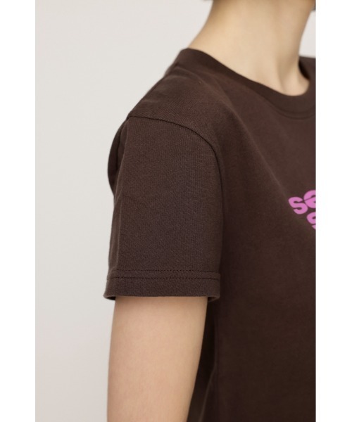 SLY（スライ）の「COMPACT LOGO T/SH コンパクト ロゴ Tシャツ 半袖 夏服（Tシャツ/カットソー・レディース・ホワイト/ライトブラック/ブラウン/イエロー/ネイビー・FREE）」の20枚目の写真