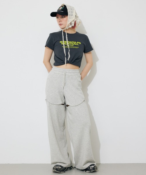 SLY（スライ）の「COMPACT LOGO T/SH コンパクト ロゴ Tシャツ 半袖 夏服（Tシャツ/カットソー・レディース・ホワイト/ライトブラック/ブラウン/イエロー/ネイビー・FREE）」の13枚目の写真