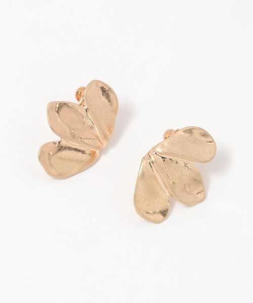 niko and...(ニコアンド)の「メタル花びらイヤリング(イヤリング・レディース・イエロー/グレー・0)」の2枚目の写真