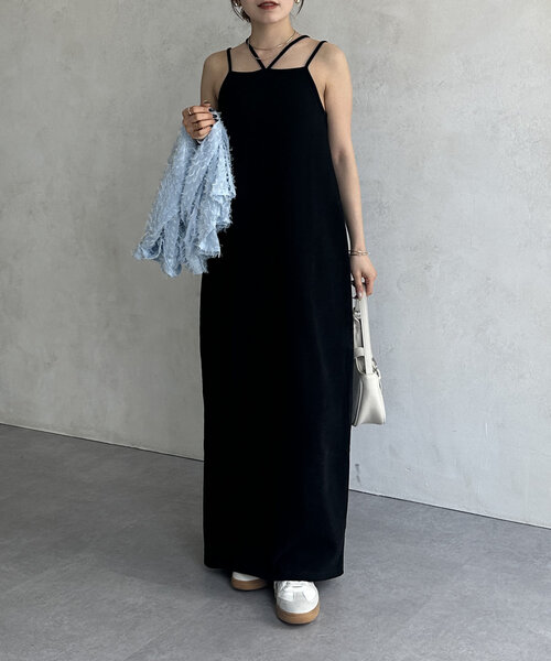 Thevon（ゼボン）の「ホルターネックカップ付きナローキャミワンピース（ワンピース・レディース・ブラック/モカ/ライトグレー・S/M）」の4枚目の写真