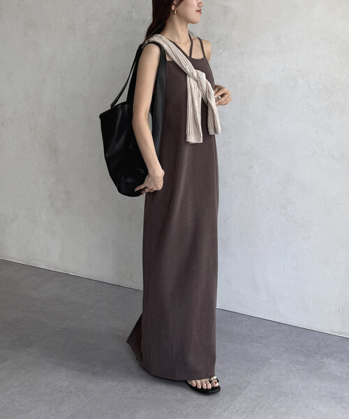 Thevon（ゼボン）の「ホルターネックカップ付きナローキャミワンピース（ワンピース・レディース・ブラック/モカ/ライトグレー・S/M）」の17枚目の写真