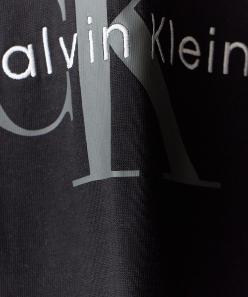 Calvin Klein(カルバン・クライン)の「Calvin Klein/ SS HERO MONOLOGO TEE 20S ロゴTシャツ 秋服 冬服(Tシャツ/カットソー・メンズ・ブラック/ホワイト・S/M/L/XL)」の7枚目の写真