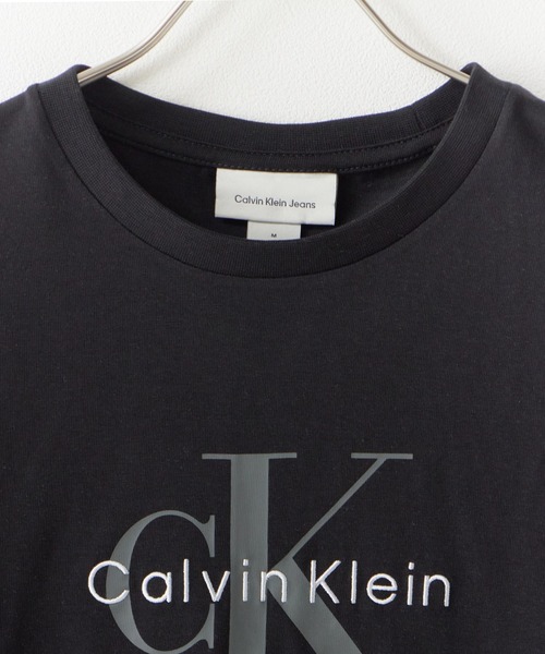 Calvin Klein(カルバン・クライン)の「Calvin Klein/ SS HERO MONOLOGO TEE 20S ロゴTシャツ 秋服 冬服(Tシャツ/カットソー・メンズ・ブラック/ホワイト・S/M/L/XL)」の3枚目の写真