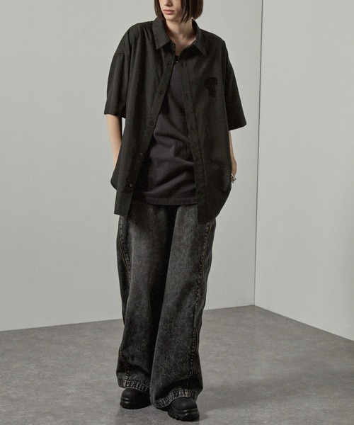 Alfred Alex(アルフレッドアレックス)の「【Alfred Alex】ヴィンテージメイクダメージパッチロゴ半袖シャツ(シャツ/ブラウス・メンズ・ブラック/チャコール/ダークブルー・S/M/L)」の5枚目の写真