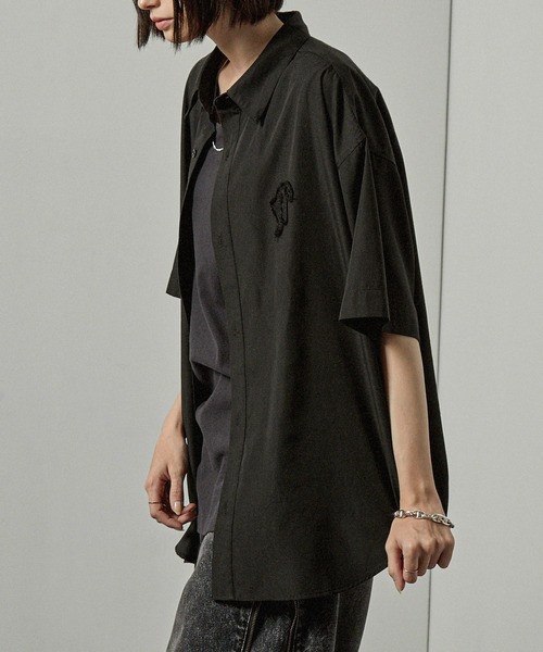 Alfred Alex(アルフレッドアレックス)の「【Alfred Alex】ヴィンテージメイクダメージパッチロゴ半袖シャツ(シャツ/ブラウス・メンズ・ブラック/チャコール/ダークブルー・S/M/L)」の11枚目の写真