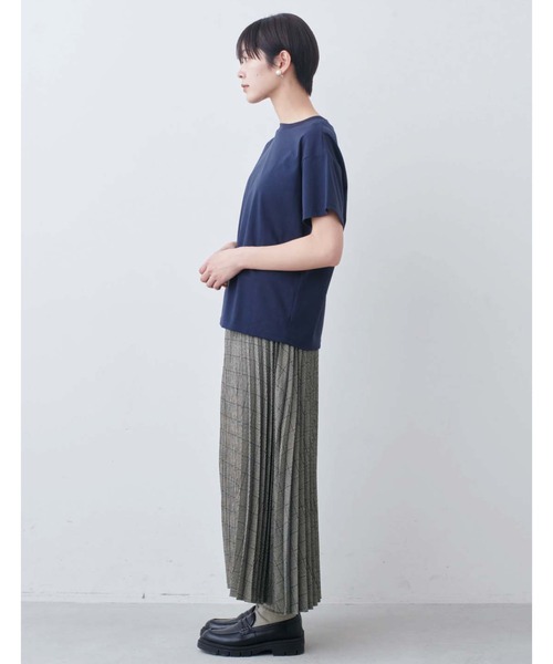 THREE FIFTY STANDARD（スリーフィフティースタンダード）の「ＴＨＲＥＥ　ＦＩＦＴＹ　ＳＴＡＮＤＡＲＤ　シルキーな肌ざわりのベーシックなＴシャツ（Tシャツ/カットソー・レディース・ライトブルーグレー/ネイビー/オフホワイト・M/L/LL）」の15枚目の写真