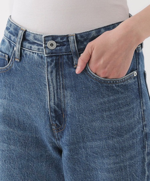 無印良品（ムジルシリョウヒン）の「婦人　木の実から作ったカポック混　デニムストレートパンツ　股下７３．５（デニムパンツ・レディース・ダークネイビー/ライトブルー・23inch/24inch/25inch/26inch/27inch/28inch）」の6枚目の写真