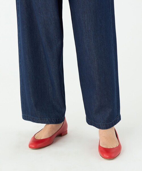 MACPHEE（マカフィー）の「コットンセルロースデニム アシンメトリータックパンツ（デニムパンツ・レディース・ネイビー・36/34）」の9枚目の写真