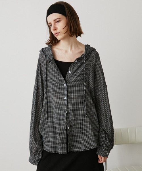 Auntie Rosa Holiday（アンティローザホリデー）の「オーバーサイズチェックフーディシャツ（シャツ/ブラウス・レディース・ブルー/ブラック/アイボリー・FREE）」の2枚目の写真