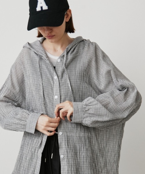 Auntie Rosa Holiday(アンティローザホリデー)の「オーバーサイズチェックフーディシャツ(シャツ/ブラウス・レディース・ブルー/ブラック/アイボリー・FREE)」の15枚目の写真