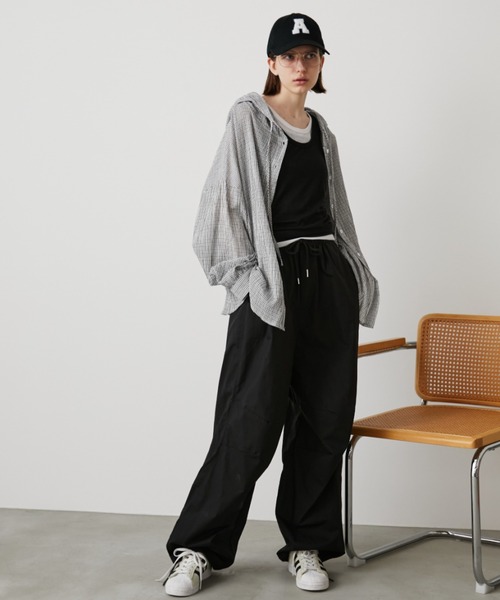 Auntie Rosa Holiday(アンティローザホリデー)の「オーバーサイズチェックフーディシャツ(シャツ/ブラウス・レディース・ブルー/ブラック/アイボリー・FREE)」の13枚目の写真