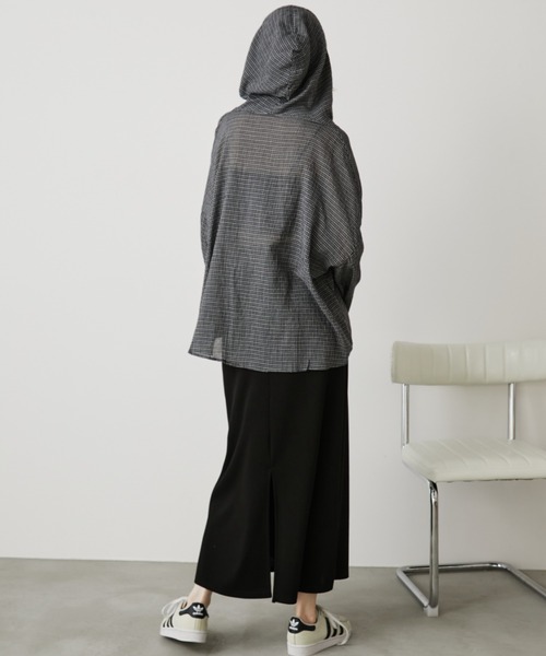 Auntie Rosa Holiday（アンティローザホリデー）の「オーバーサイズチェックフーディシャツ（シャツ/ブラウス・レディース・ブルー/ブラック/アイボリー・FREE）」の14枚目の写真