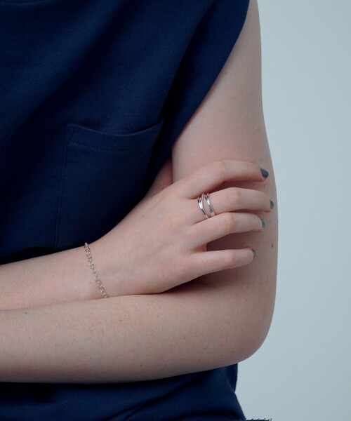 and cloud(アンドクラウド)の「Flutter Layered Ring(リング・レディース・シルバー・17号/9号/13号)」の5枚目の写真